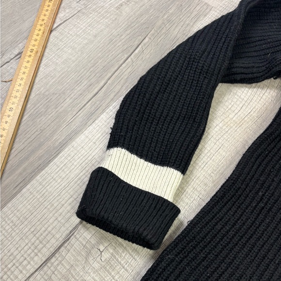 Reiss Black Turtleneck Sweater With Zipper detail Size Large - Picture 7 of 11